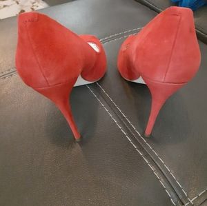 Steve Madden Diane Red Suede Pumps